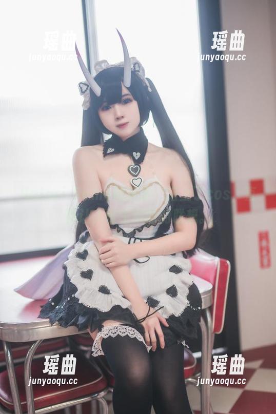 Hatori Sama Hatori Sama的美足,搭上了cos,直接让人催生绮丽的联想。